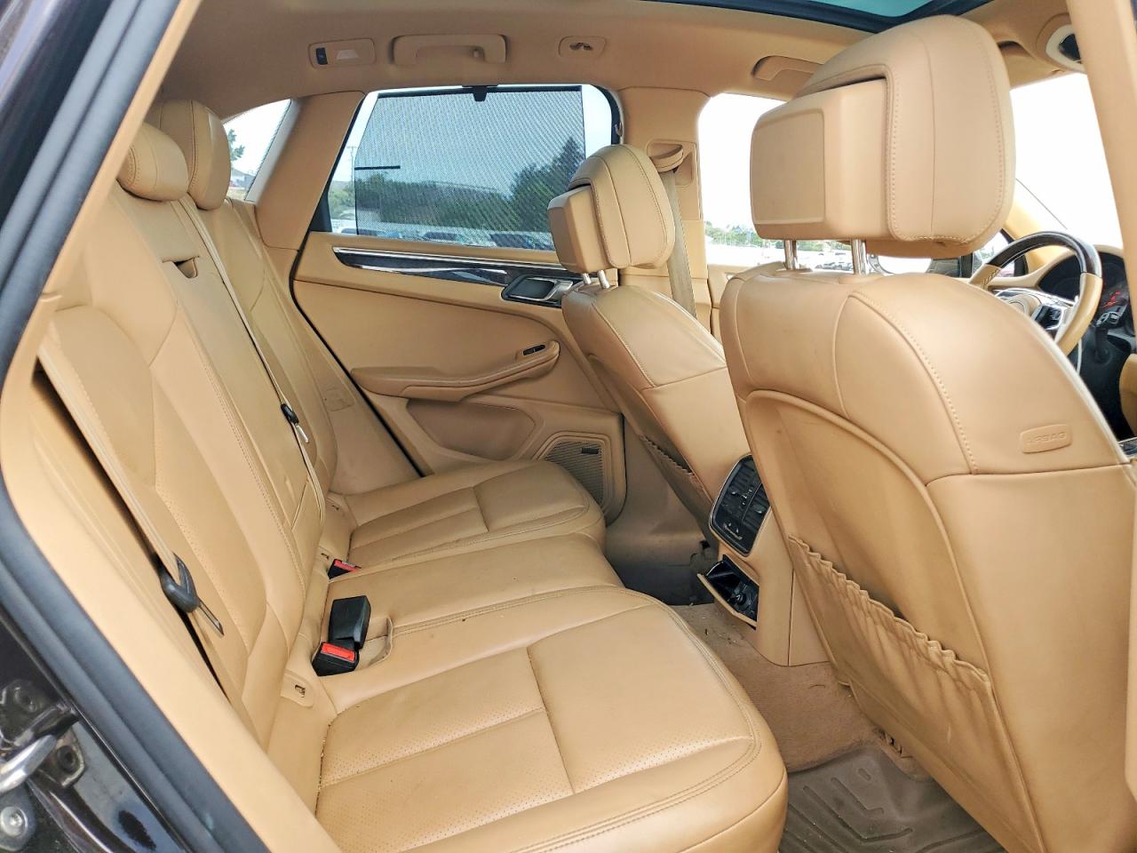 WP1AB2A51HLB13257 · 2017 PORSCHE MACAN · 10/12