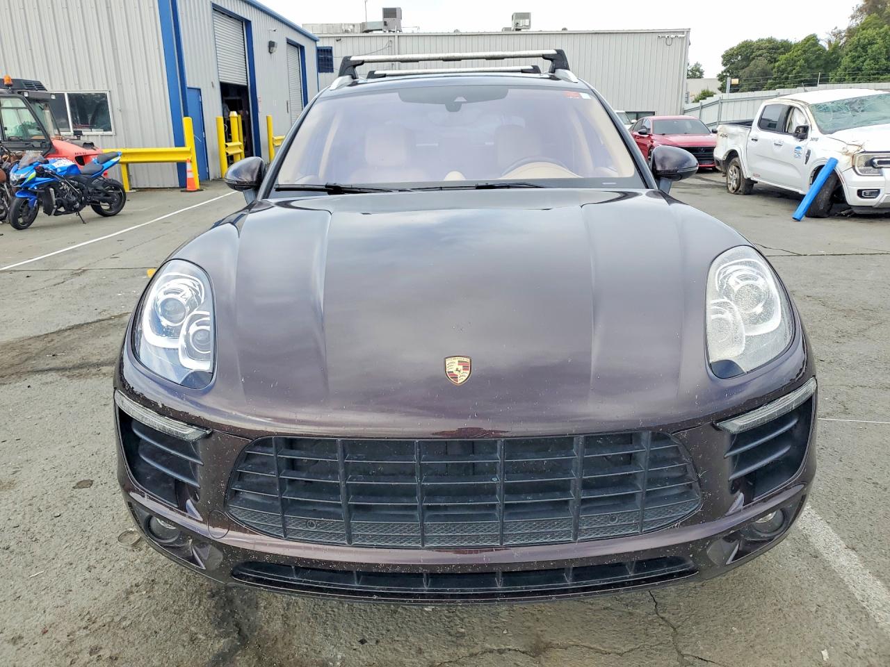 WP1AB2A51HLB13257 · 2017 PORSCHE MACAN · 5/12