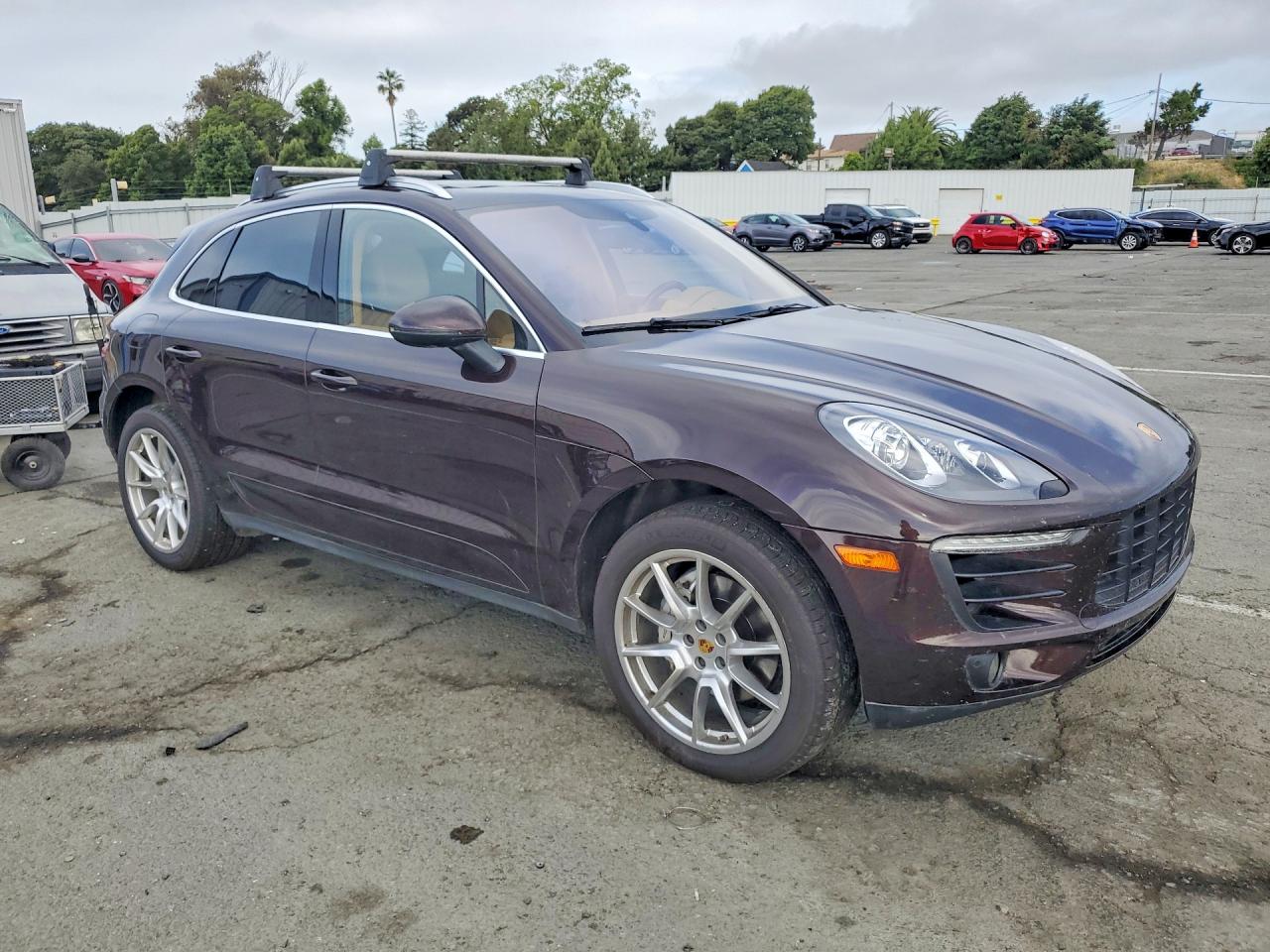 WP1AB2A51HLB13257 · 2017 PORSCHE MACAN · 4/12