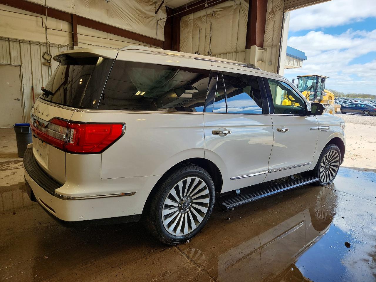 5LMJJ2LT3KEL25081 · 2019 LINCOLN NAVIGATOR · 3/13
