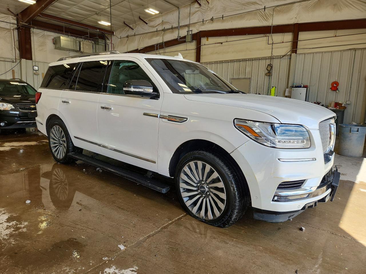 5LMJJ2LT3KEL25081 · 2019 LINCOLN NAVIGATOR · 4/13