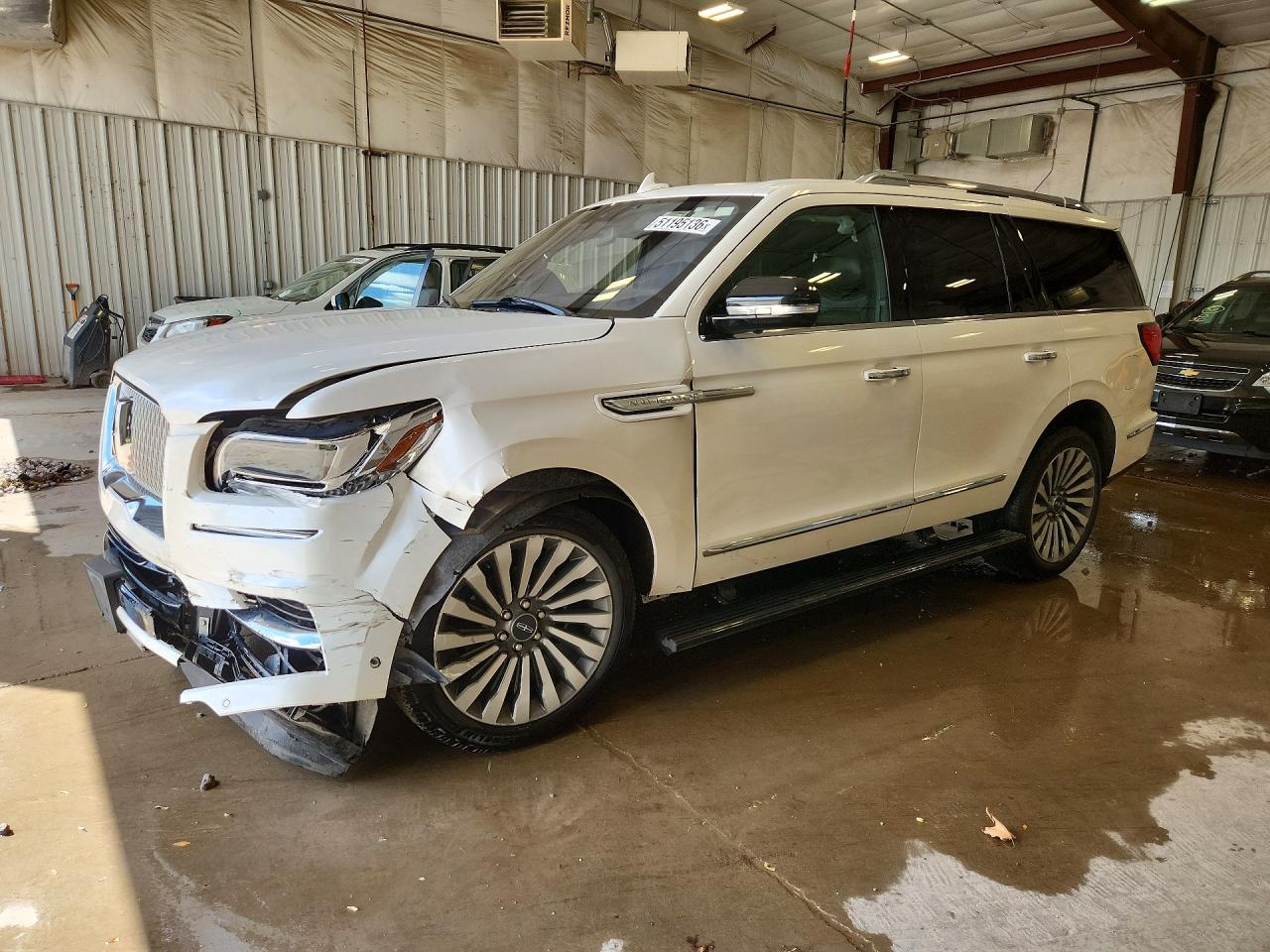 5LMJJ2LT3KEL25081 · 2019 LINCOLN NAVIGATOR