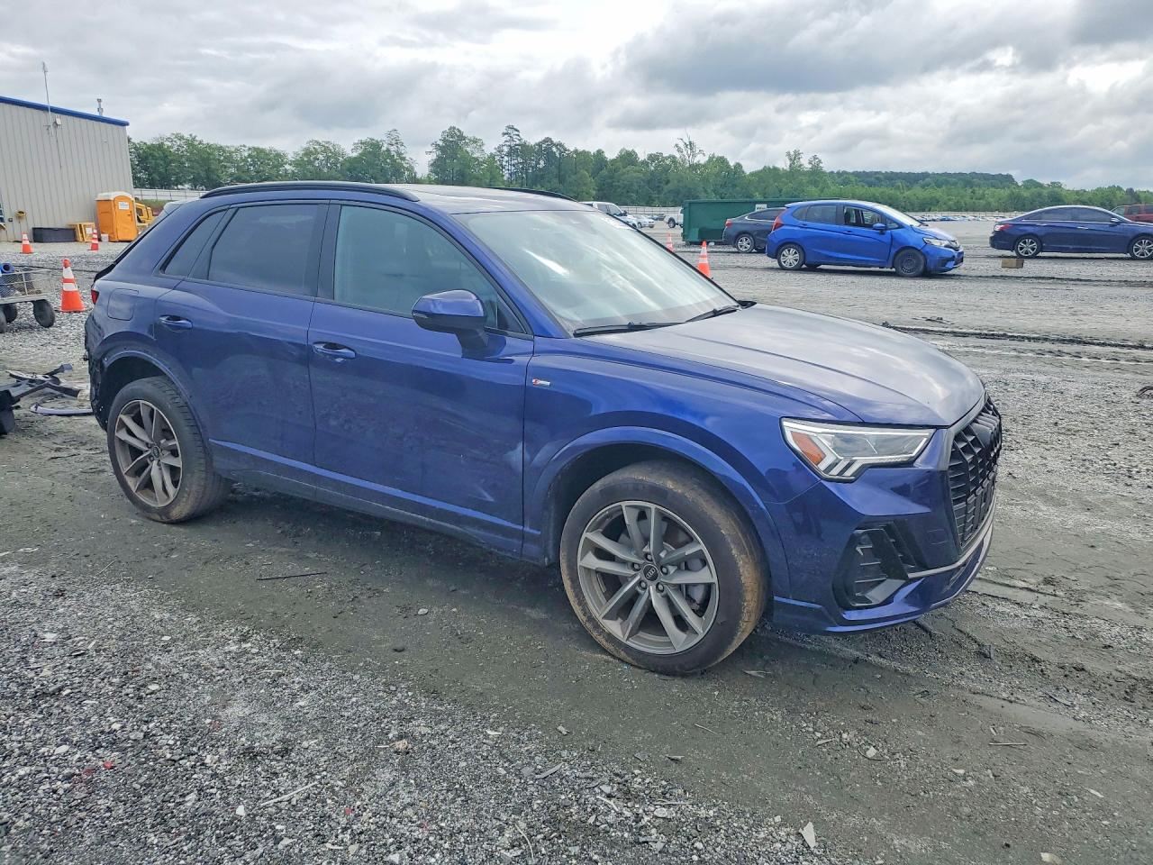 WA1DECF35R1080872 · 2024 AUDI Q3 · 4/13