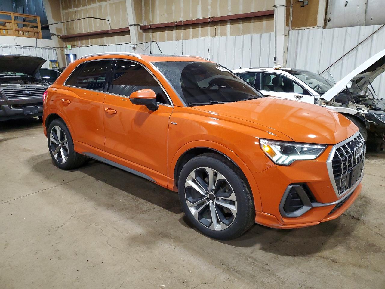 WA1EECF38K1087034 · 2019 AUDI Q3 · 4/13
