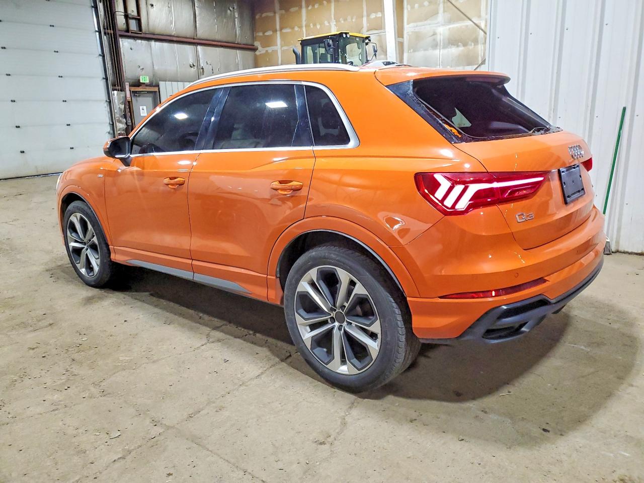 WA1EECF38K1087034 · 2019 AUDI Q3 · 2/13
