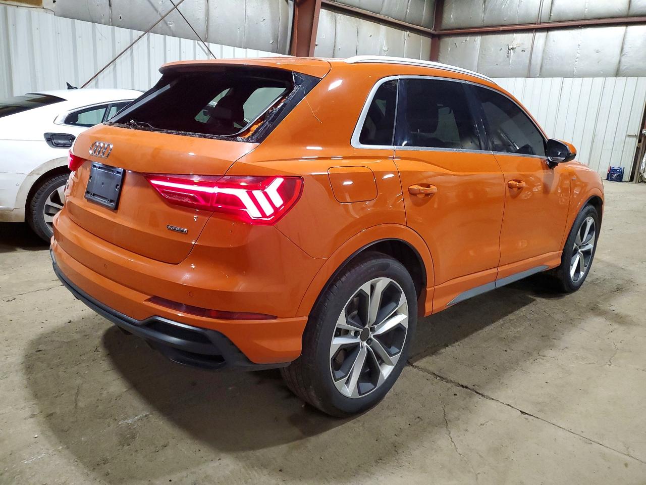 WA1EECF38K1087034 · 2019 AUDI Q3 · 3/13