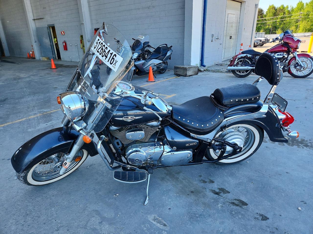 JS1VS55A362107517 · 2006 SUZUKI C50 · 3/8