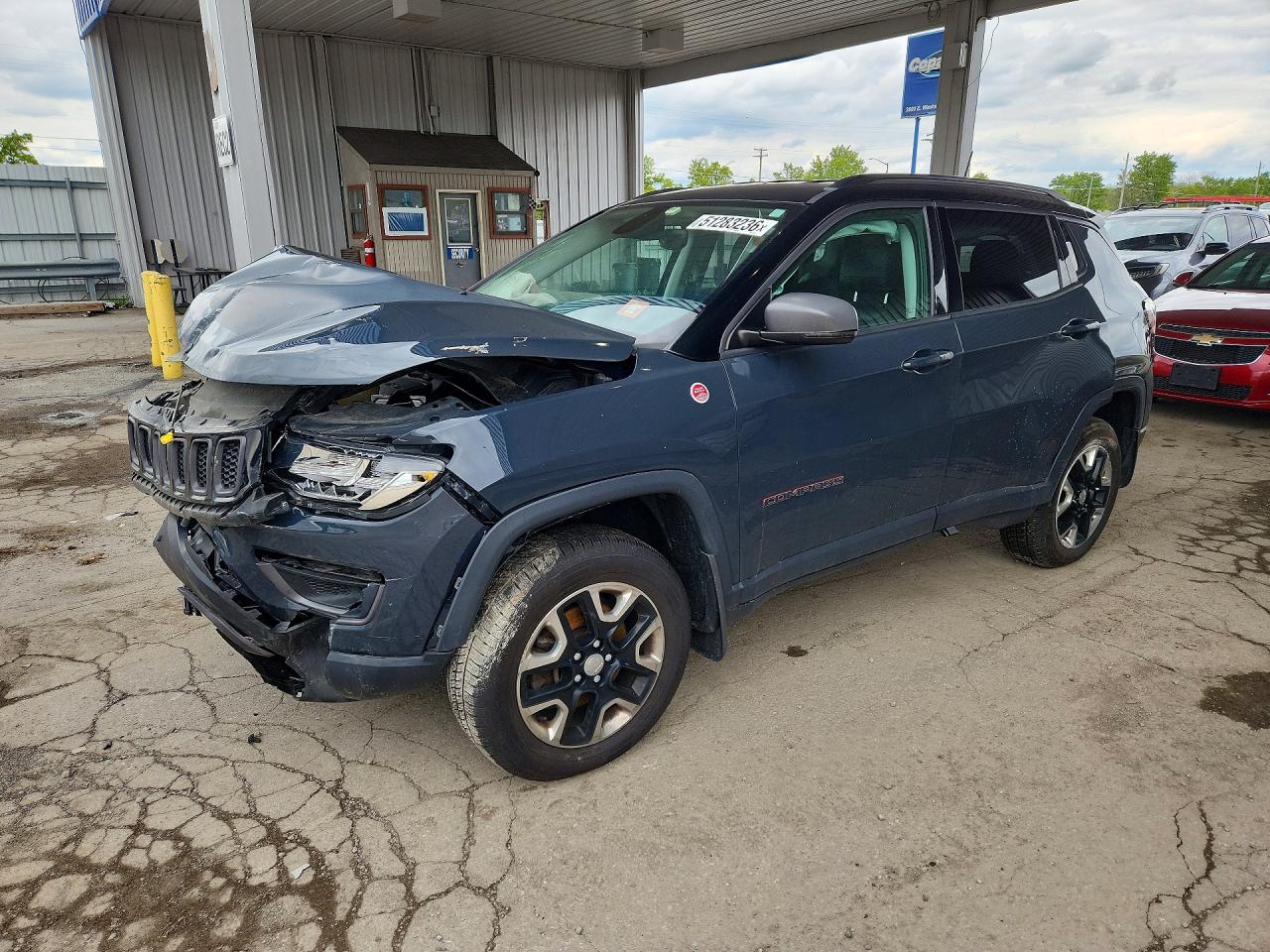 3C4NJDDBXHT597551 · 2017 JEEP COMPASS
