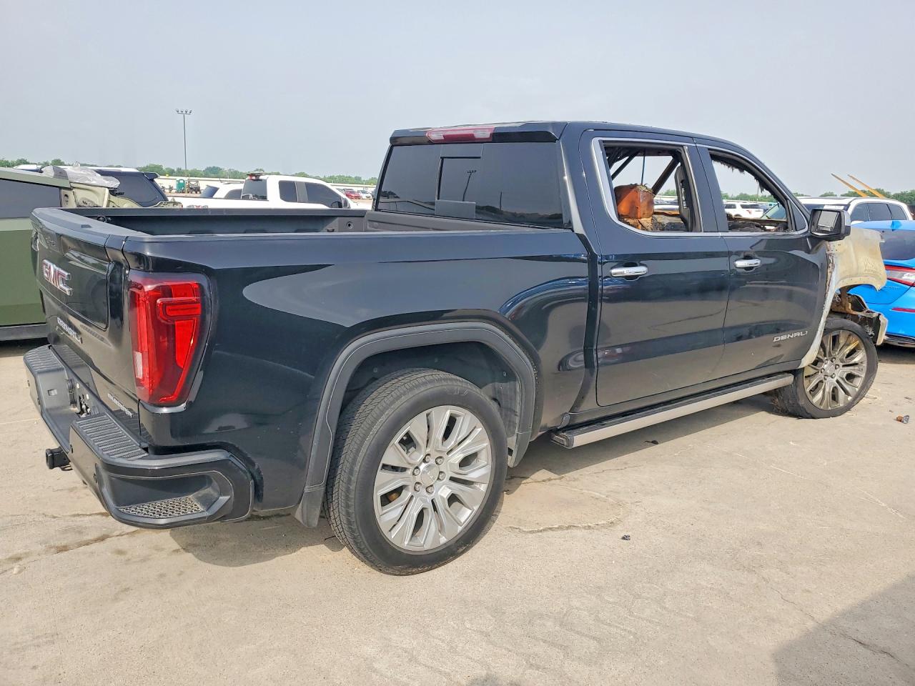 1GTU9FEL4NZ235355 · 2022 GMC SIERRA LIMITED · 3/11
