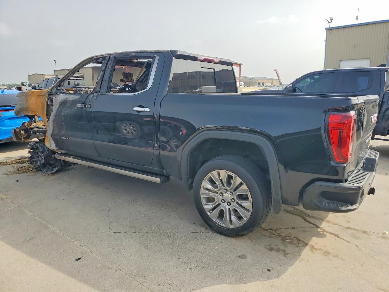 1GTU9FEL4NZ235355 · 2022 GMC SIERRA LIMITED · 2/11