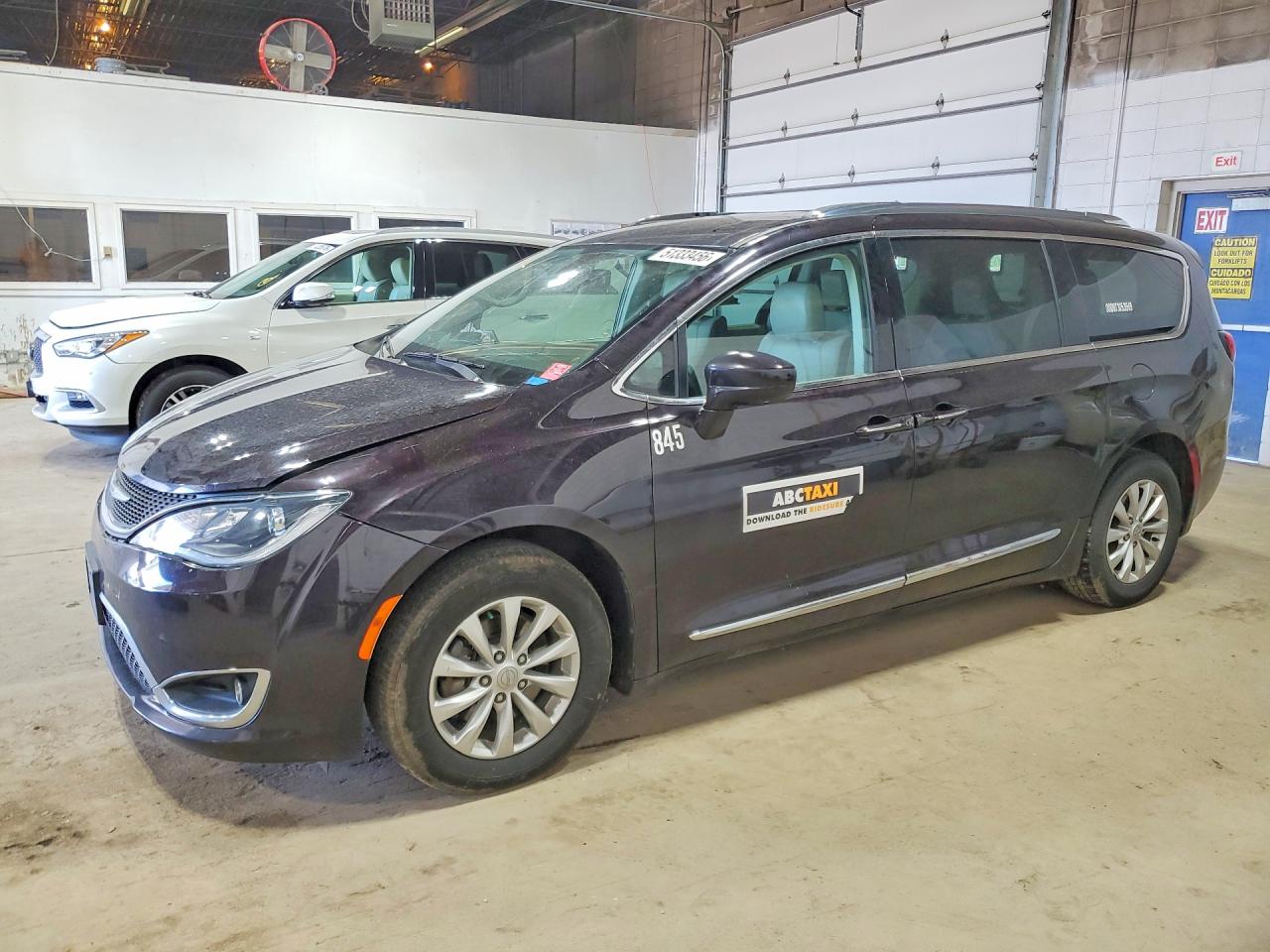 2C4RC1BG8KR588141 · 2019 CHRYSLER PACIFICA