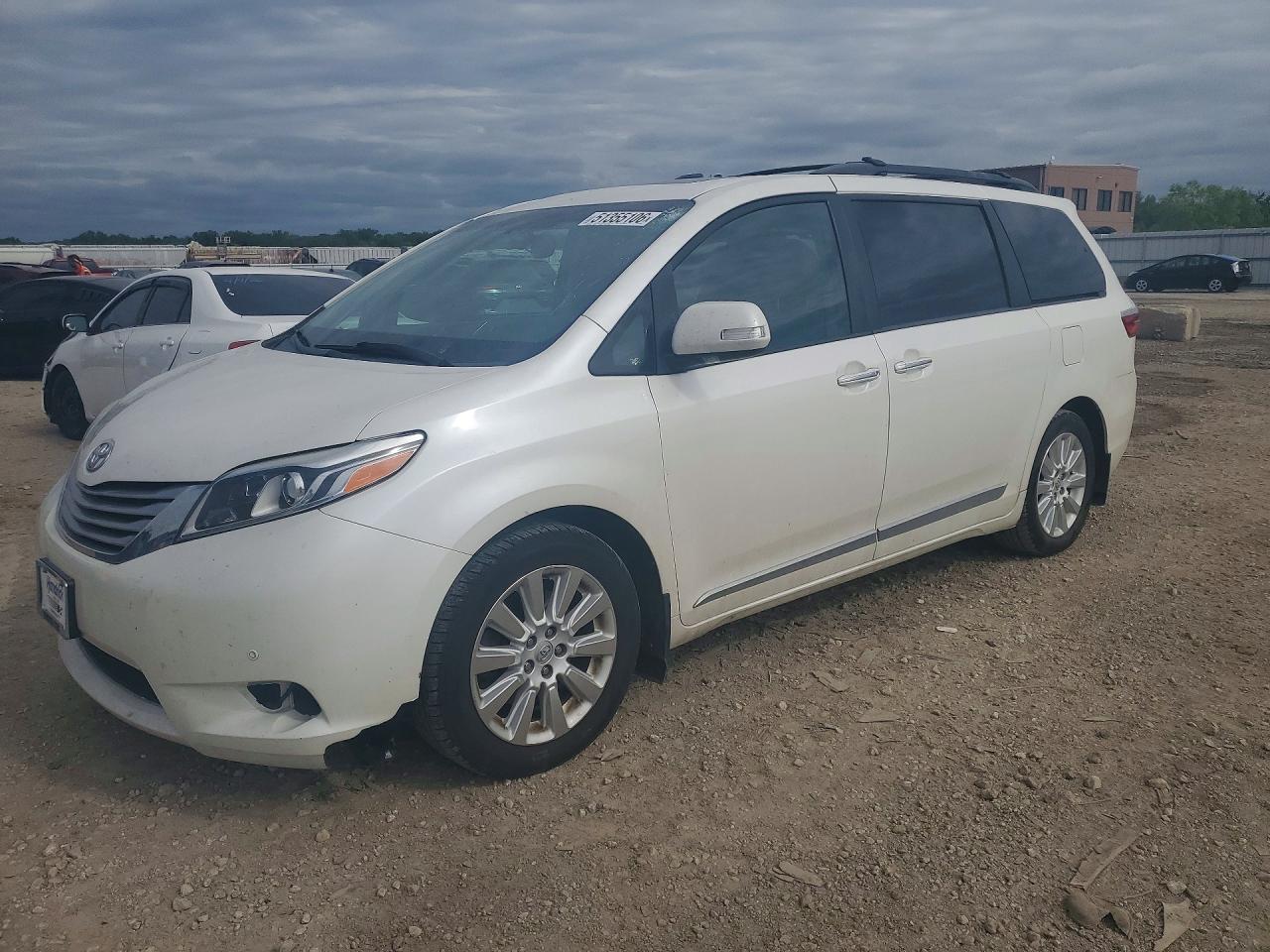 5TDYK3DC6FS625821 · 2015 TOYOTA SIENNA