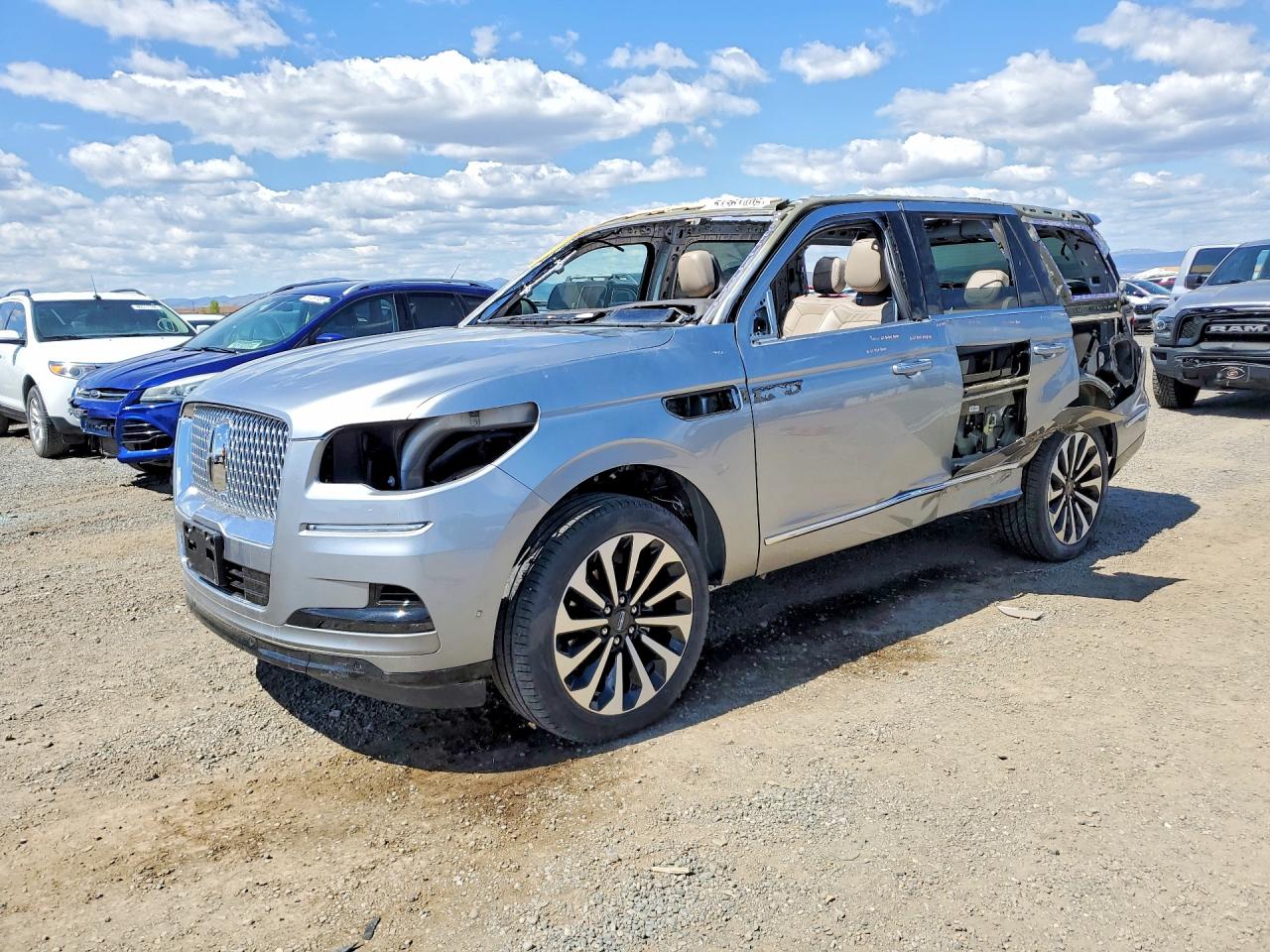 5LMJJ2LG6REL05114 · 2024 LINCOLN NAVIGATOR
