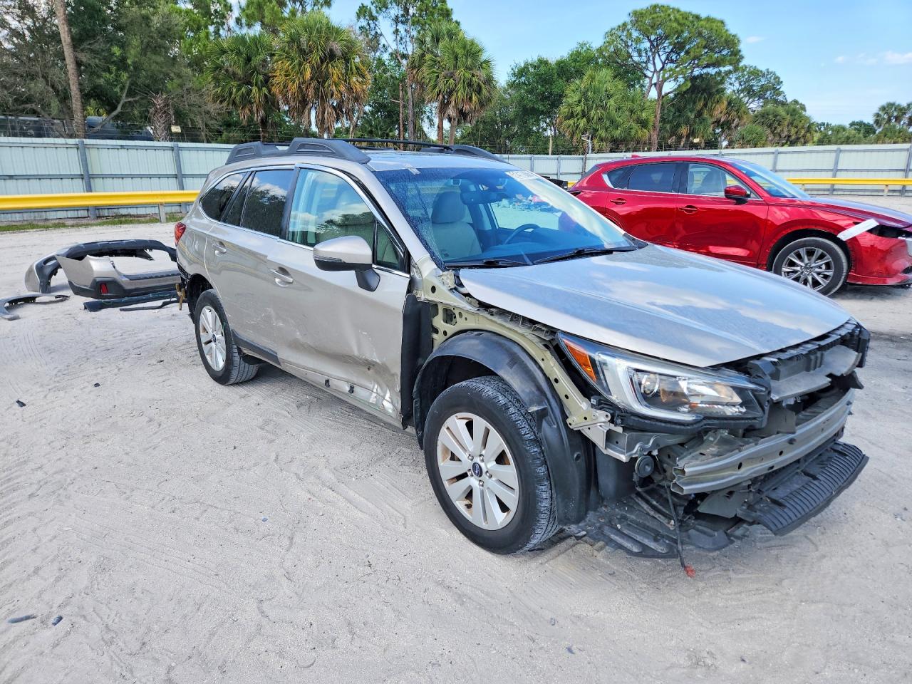 4S4BSAHC1J3285729 · 2018 SUBARU OUTBACK · 4/14