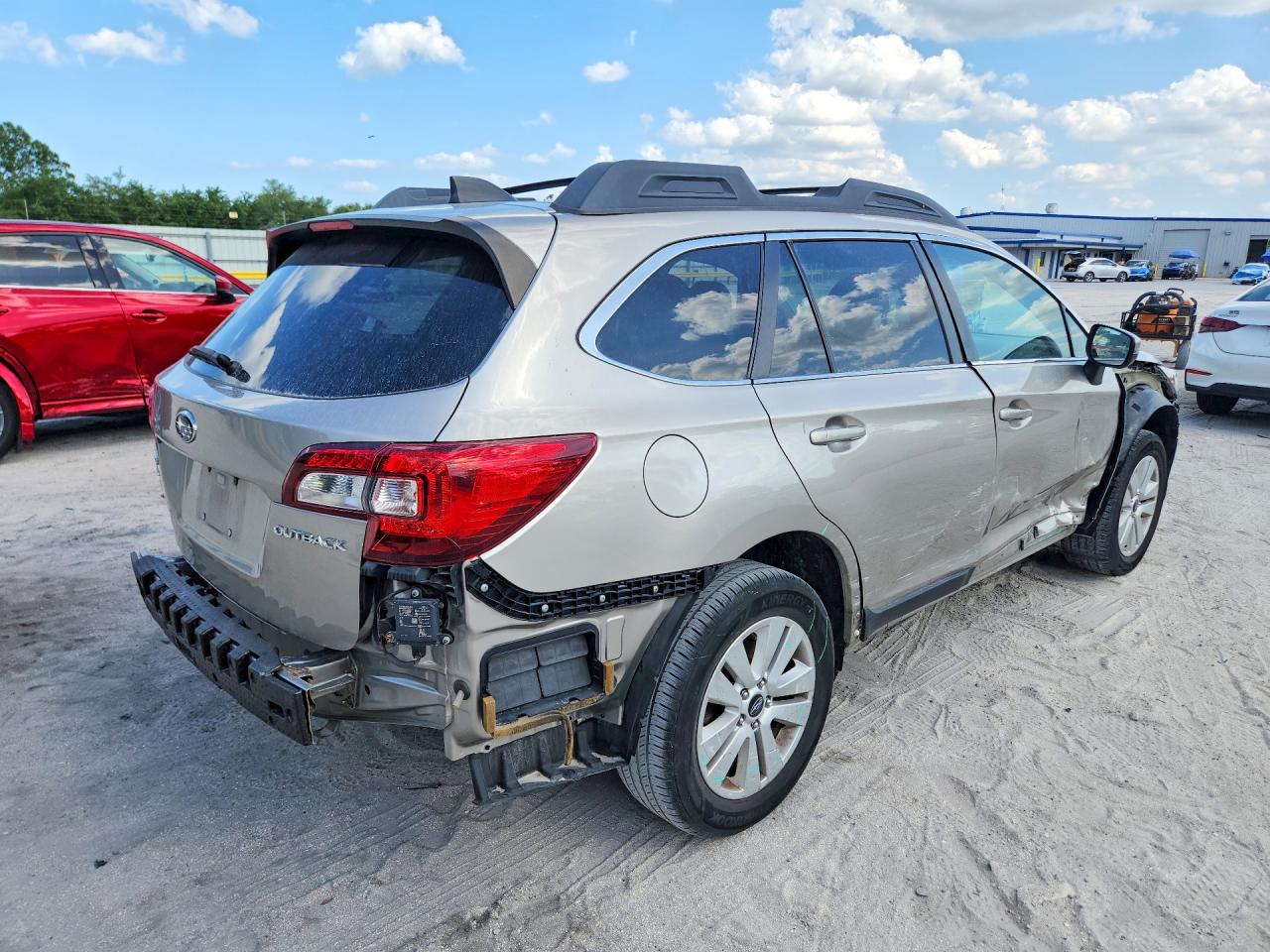 4S4BSAHC1J3285729 · 2018 SUBARU OUTBACK · 3/14