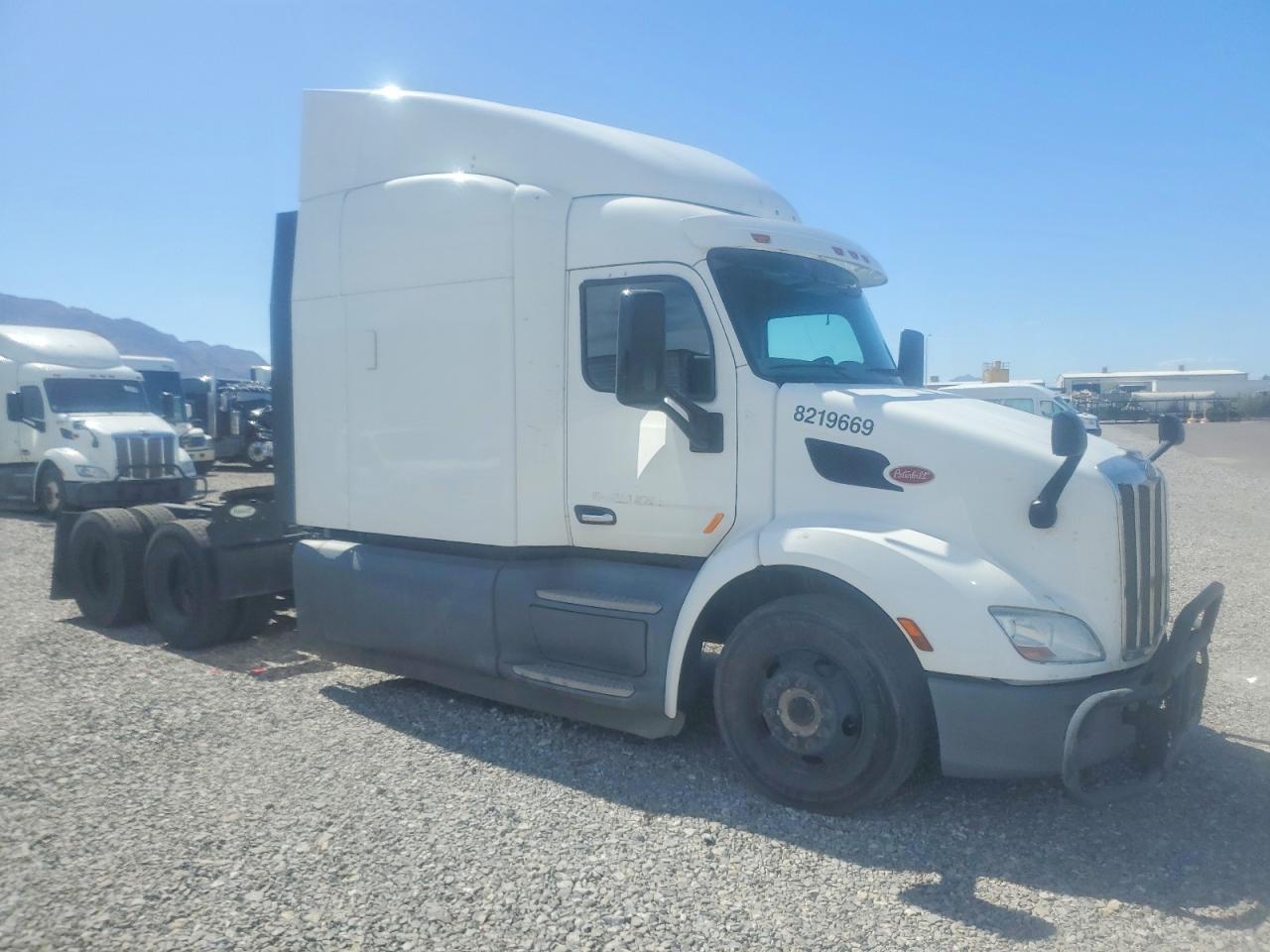 1XPBDP9X7KD601311 · 2019 PETERBILT 579