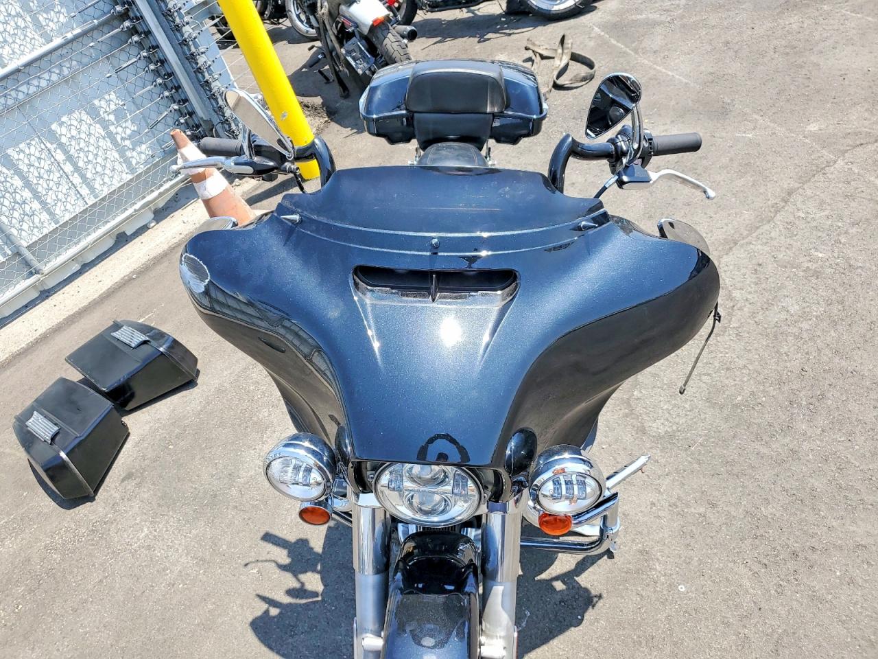 1HD1KBM32EB625718 · 2014 HARLEY-DAVIDSON FLHX · 5/10