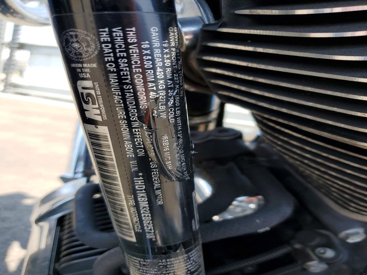 1HD1KBM32EB625718 · 2014 HARLEY-DAVIDSON FLHX · 10/10