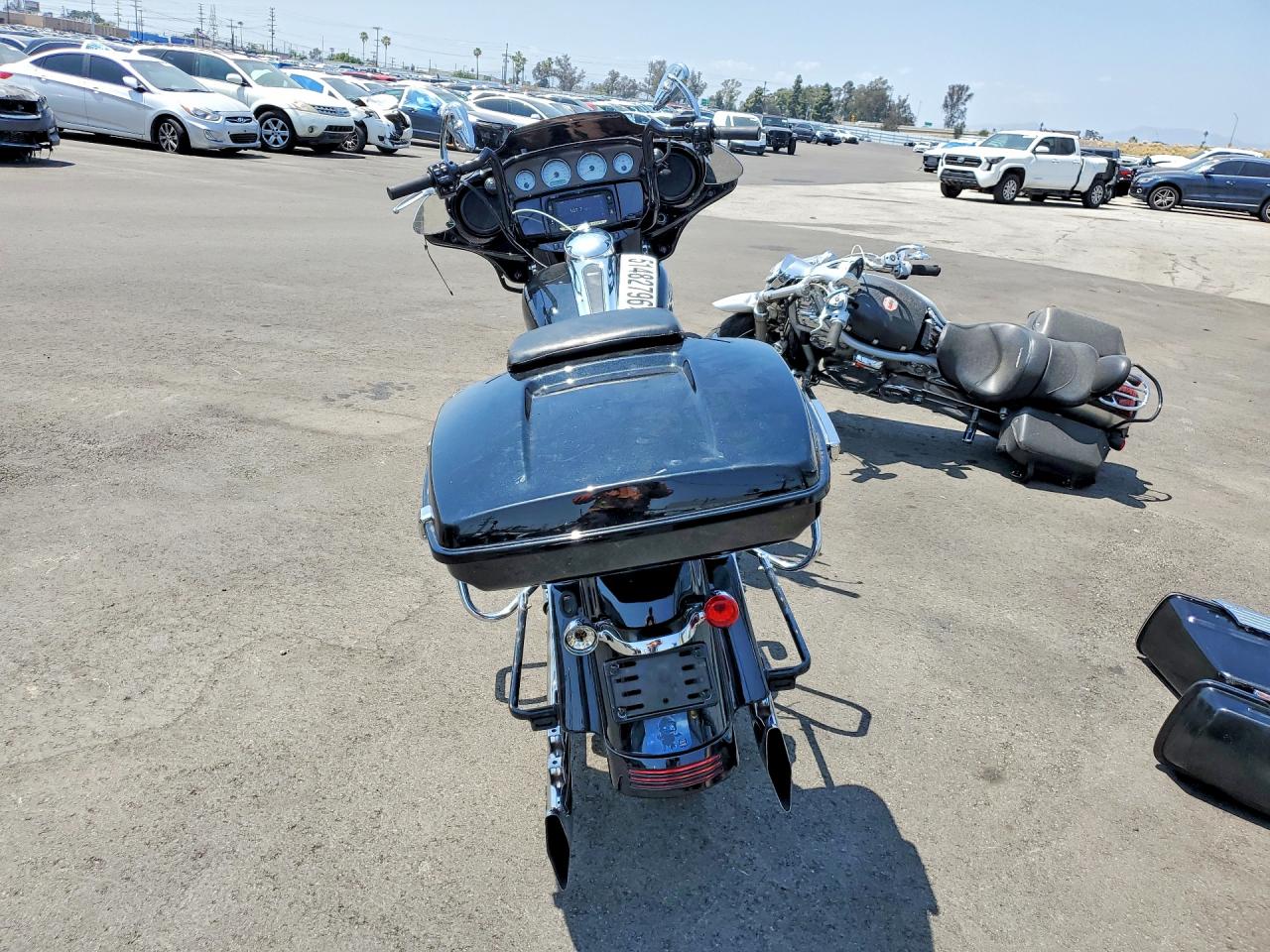 1HD1KBM32EB625718 · 2014 HARLEY-DAVIDSON FLHX · 4/10