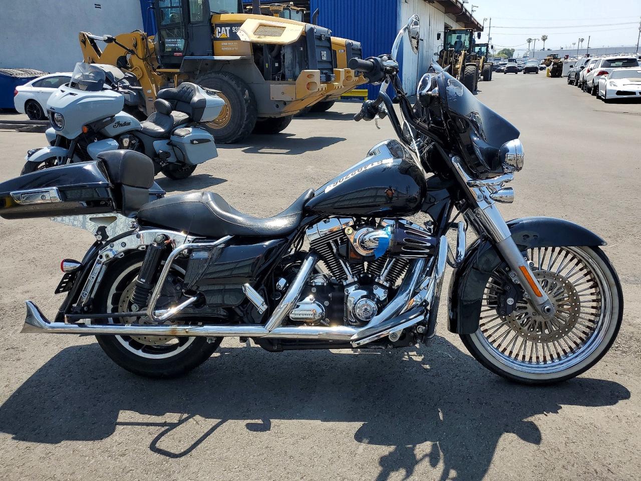 1HD1KBM32EB625718 · 2014 HARLEY-DAVIDSON FLHX