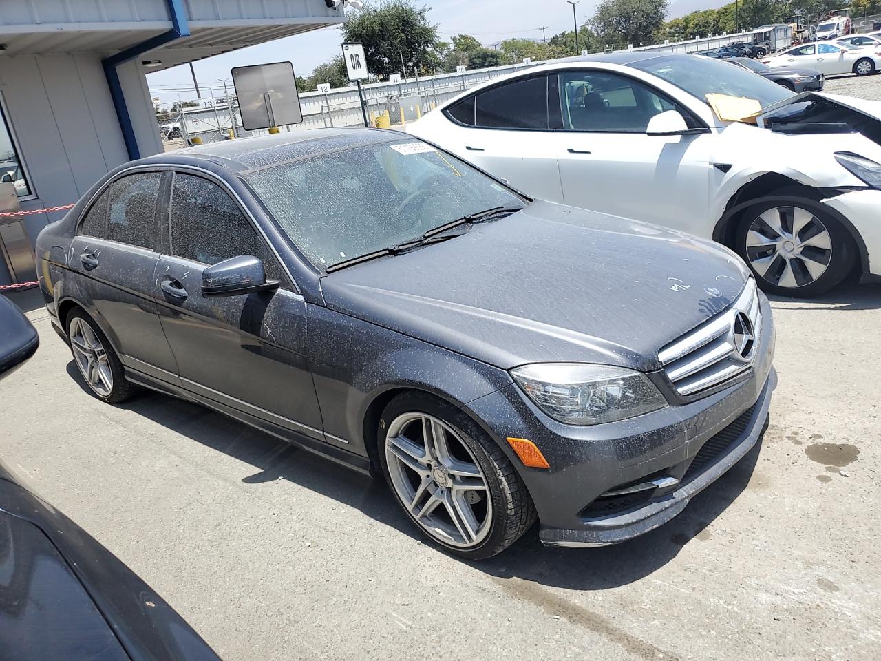 WDDGF5EBXBR174151 · 2011 MERCEDES-BENZ C · 4/14