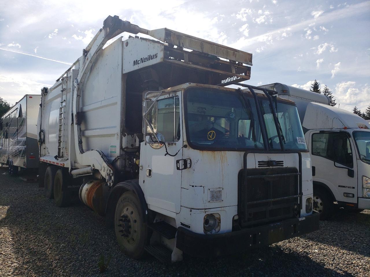 5VCACLKFXBH211728 · 2011 AUTOCAR LLC XPEDITOR