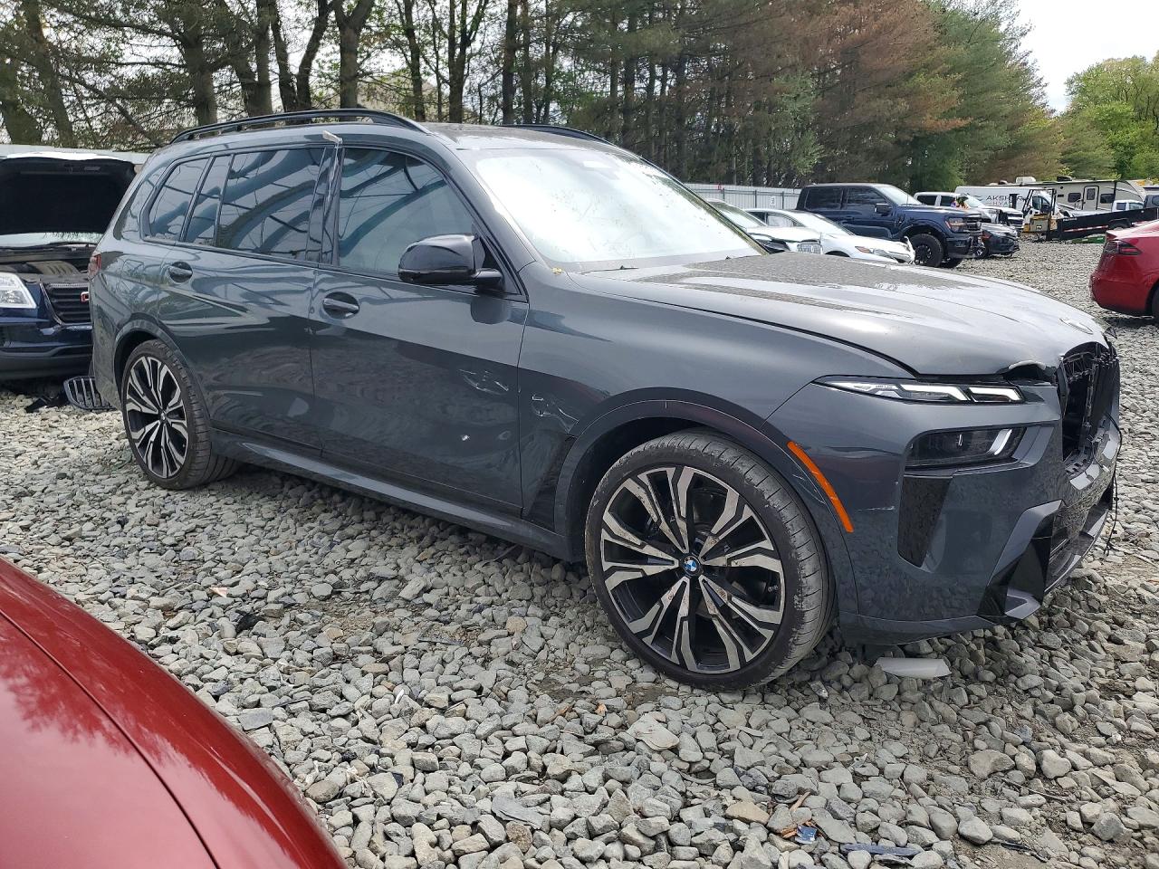 NJ2447E · 2025 BMW X7 · 4/13