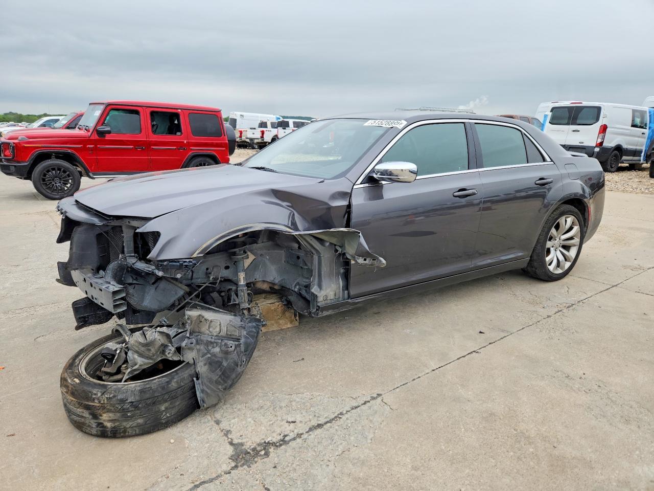 2C3CCAAG0KH590547 · 2019 CHRYSLER 300