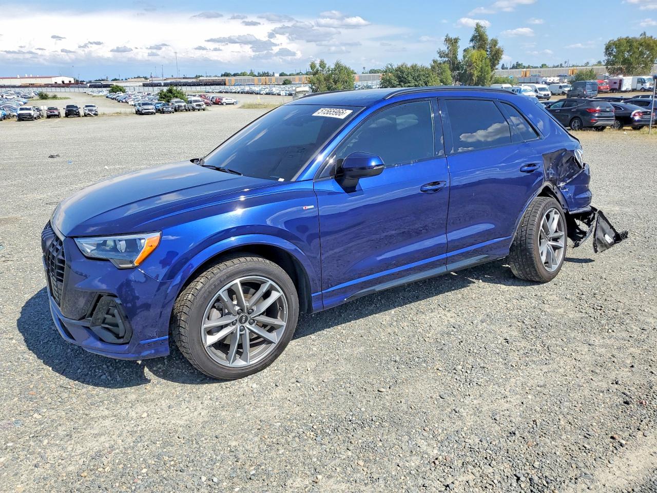 WA1DECF34N1021404 · 2022 AUDI Q3