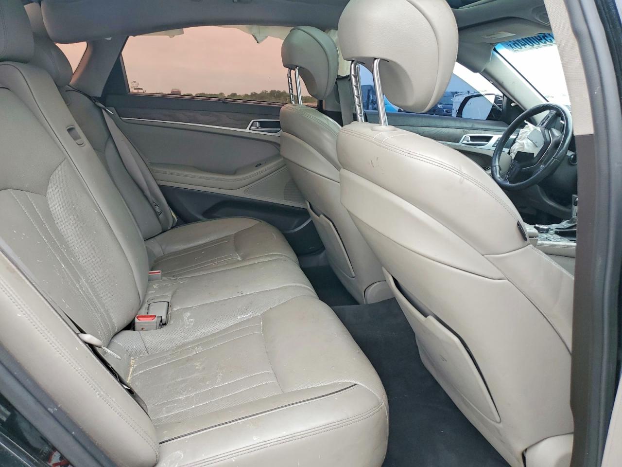 KMHGN4JE0FU023485 · 2015 HYUNDAI GENESIS · 10/13