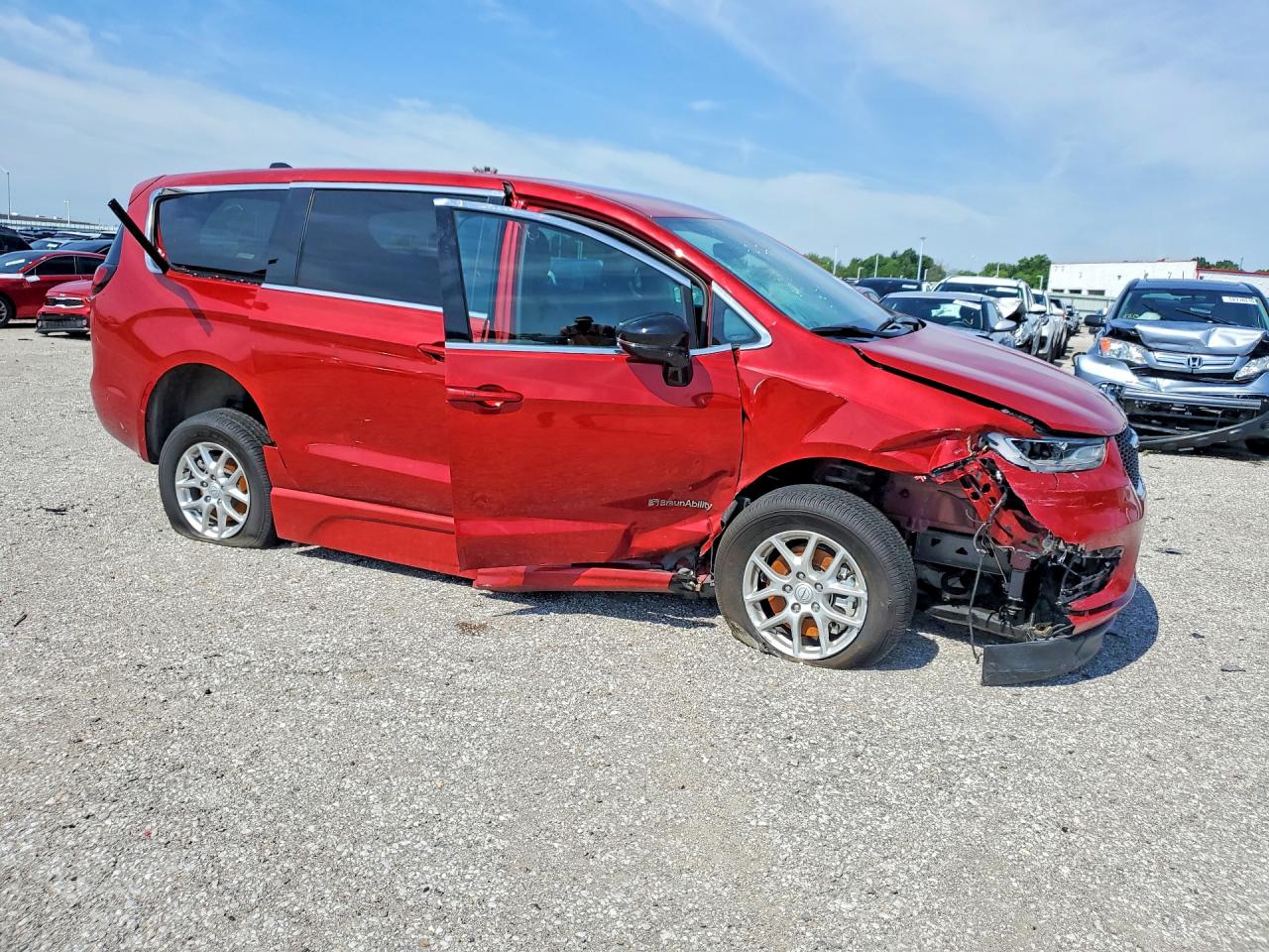 2C4RC1BG7SR613014 · 2025 CHRYSLER PACIFICA · 4/13