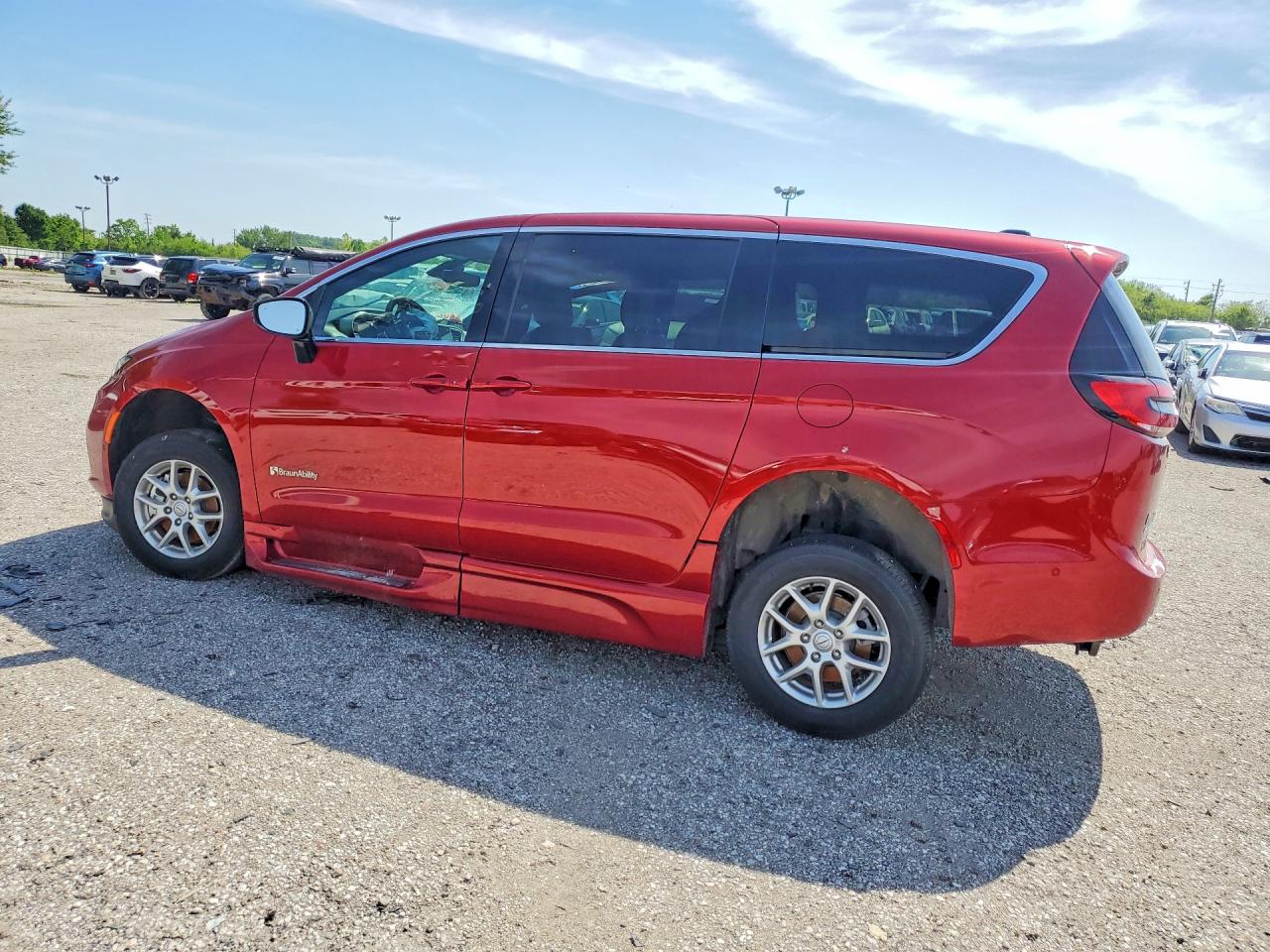 2C4RC1BG7SR613014 · 2025 CHRYSLER PACIFICA · 2/13
