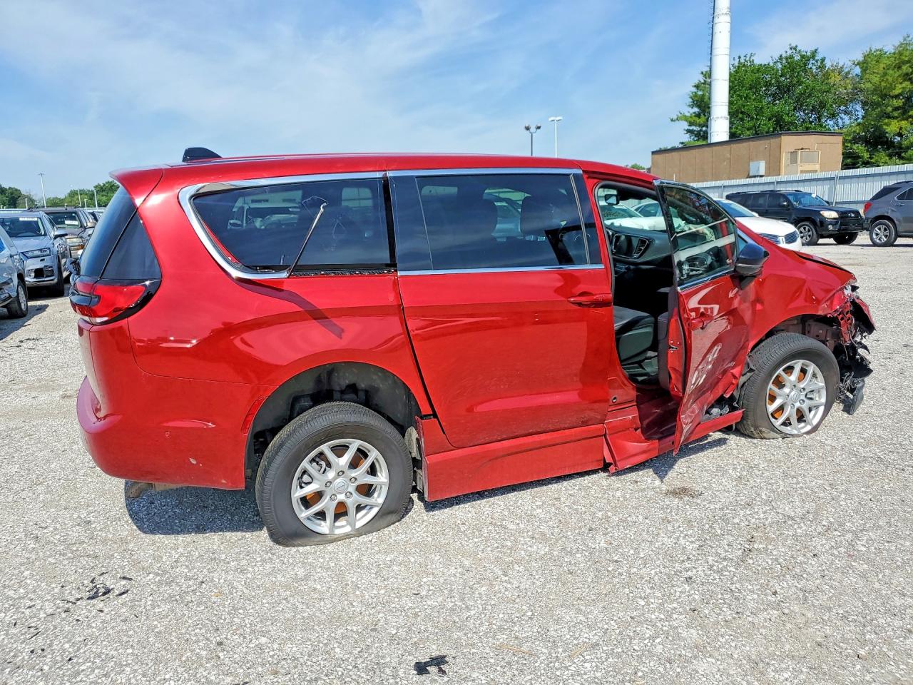 2C4RC1BG7SR613014 · 2025 CHRYSLER PACIFICA · 3/13
