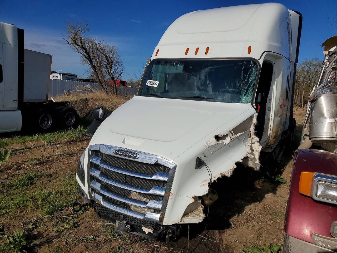 3AKJHHDR2TSWH2545 · 2026 FREIGHTLINER CASCADIA 126 · 2/10