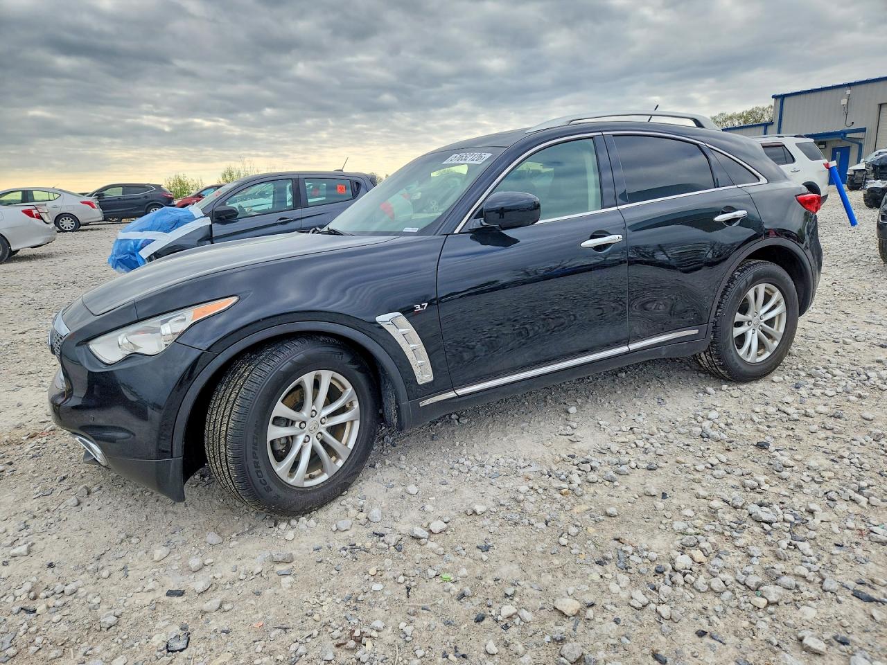 JN8CS1MW8HM412252 · 2017 INFINITI QX70