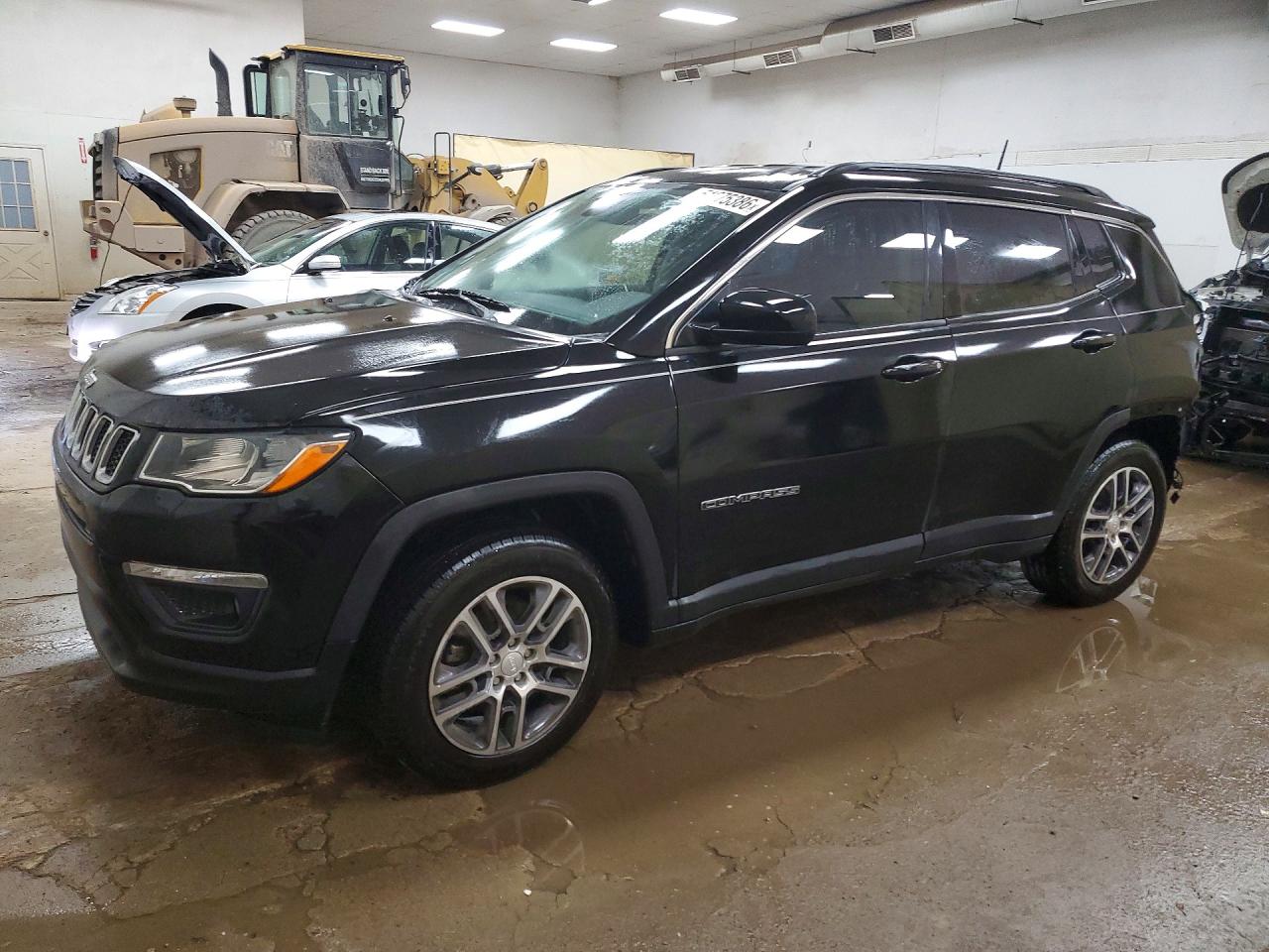 3C4NJCBB8JT374654 · 2018 JEEP COMPASS
