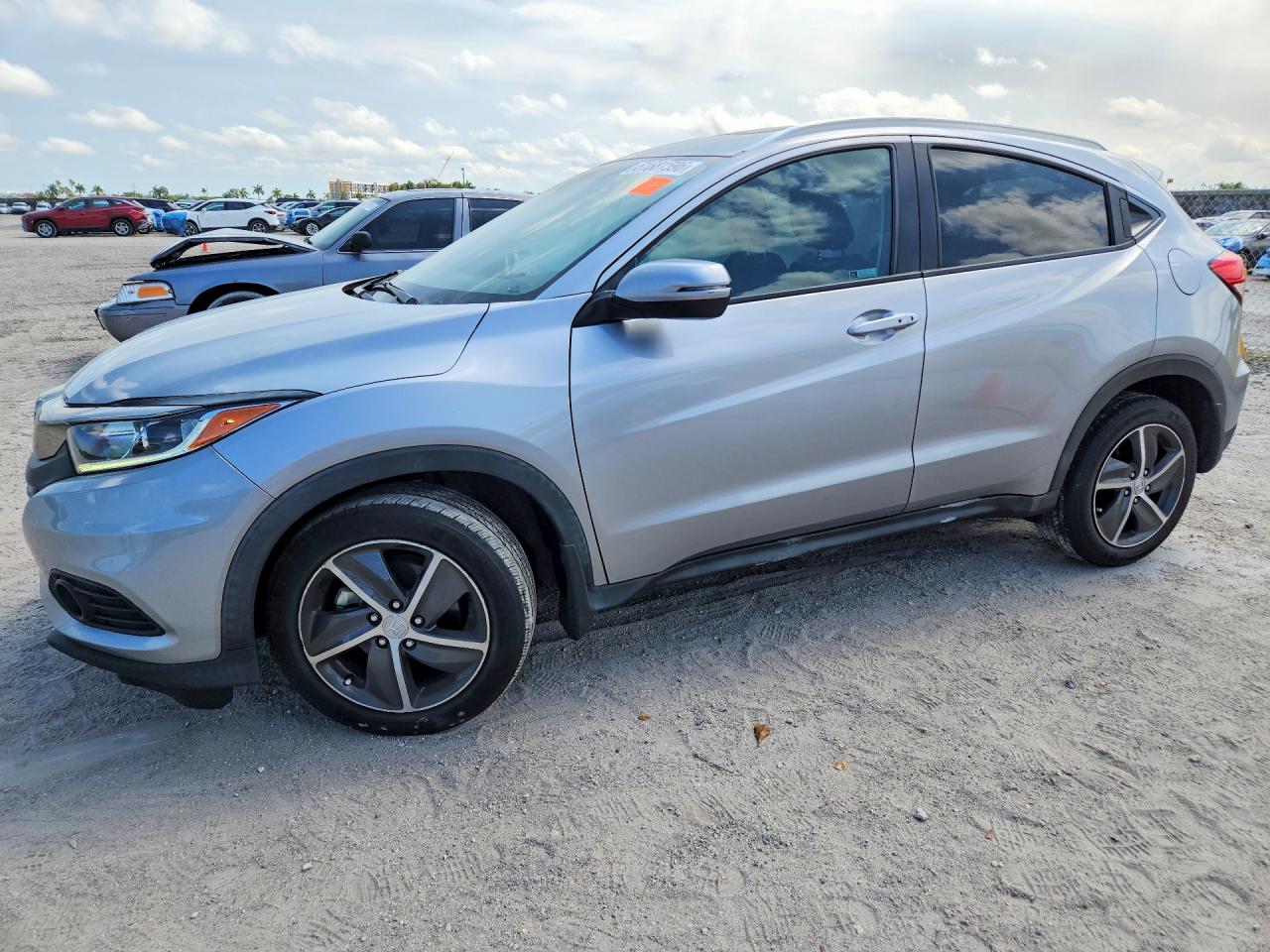 3CZRU5H54MM727759 · 2021 HONDA HR-V