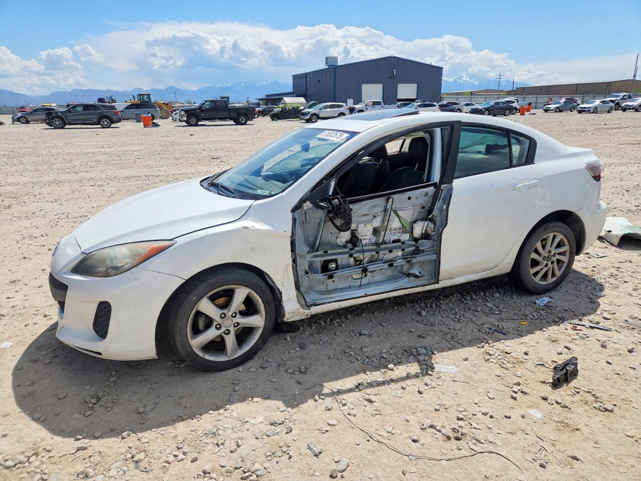 JM1BL1W76D1791306 · 2013 MAZDA 3