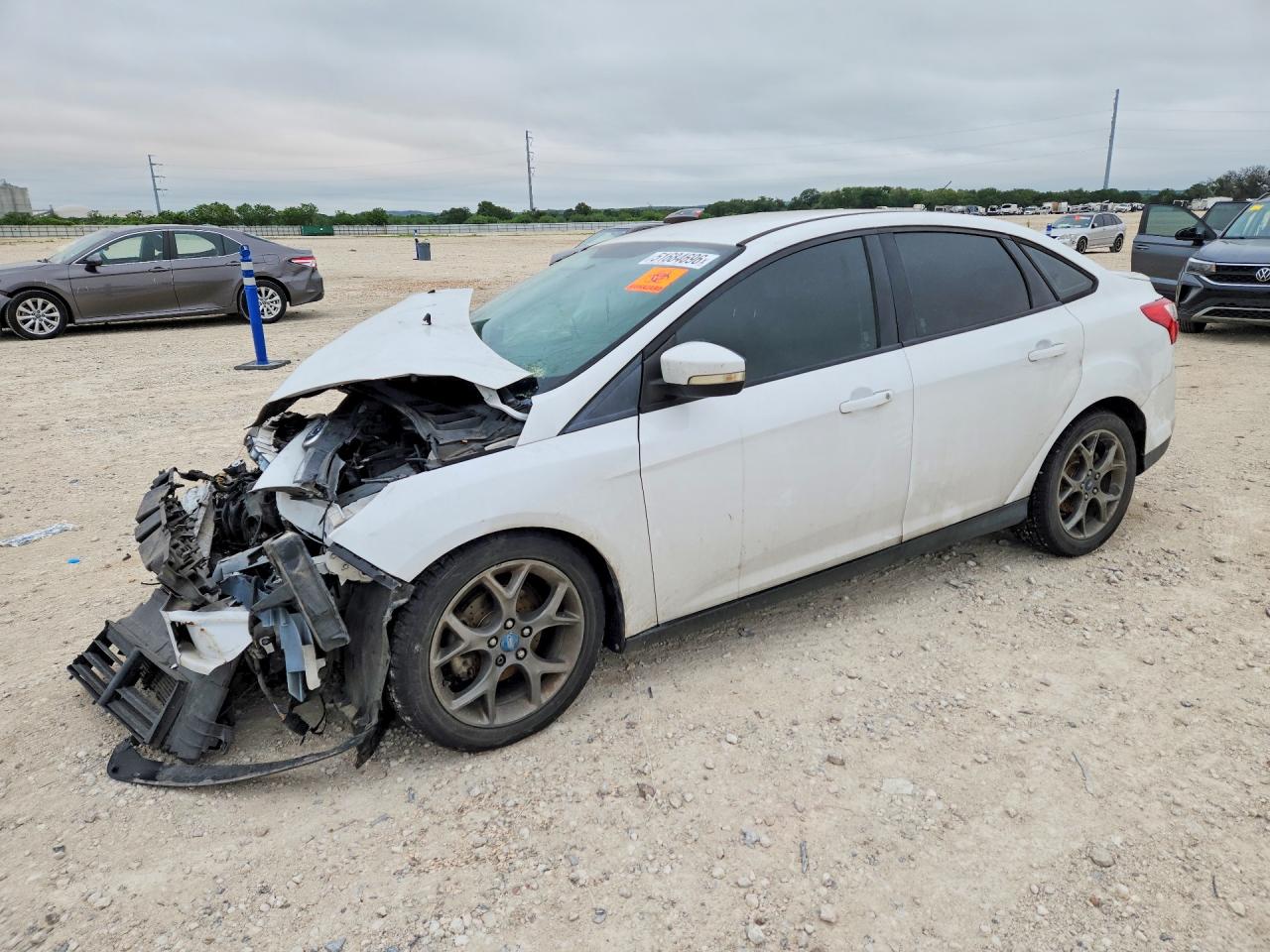 1FADP3F28DL279022 · 2013 FORD FOCUS SE