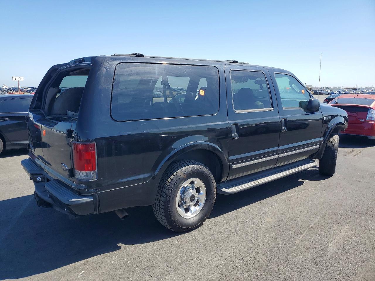 1FMNU42S24EA89350 · 2004 FORD EXCURSION · 3/13