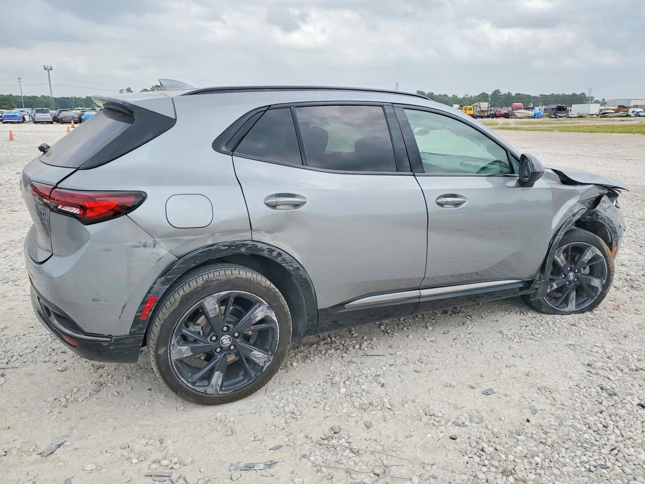 LRBAZLR40PD067085 · 2023 BUICK ENVISION · 3/13