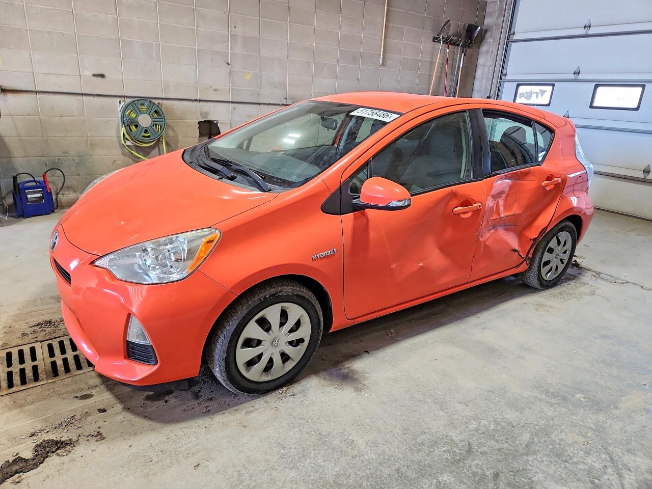 JTDKDTB33E1080742 · 2014 TOYOTA PRIUS C