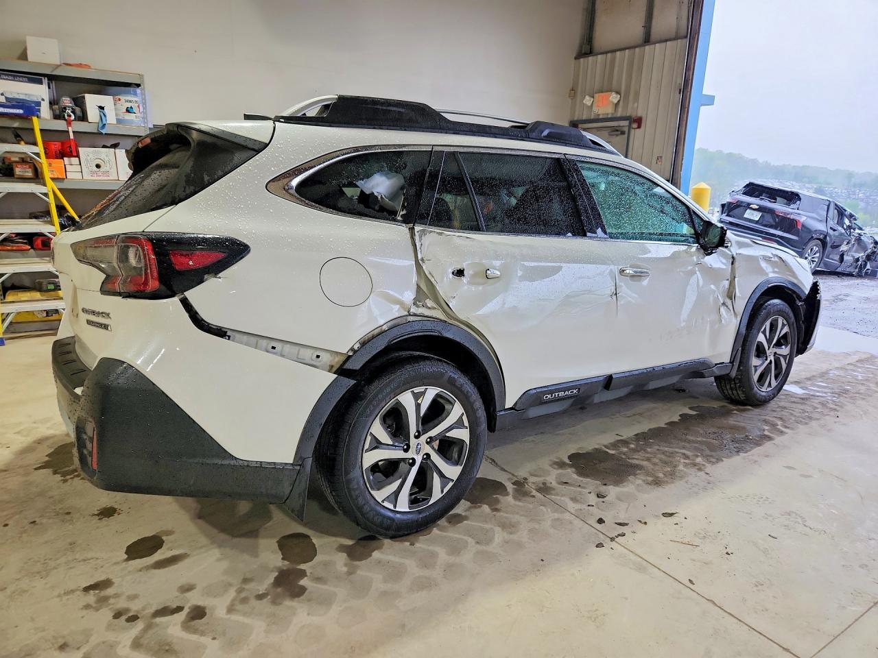 4S4BTGPD3N3182666 · 2022 SUBARU OUTBACK · 3/13