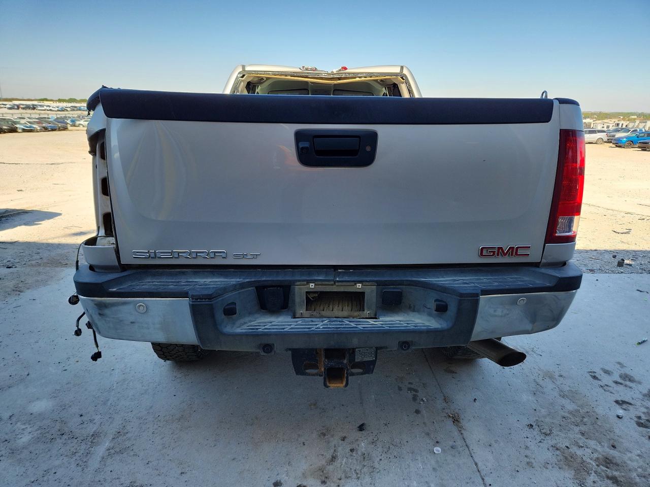 1GT221CG7BZ406695 · 2011 GMC SIERRA · 6/12