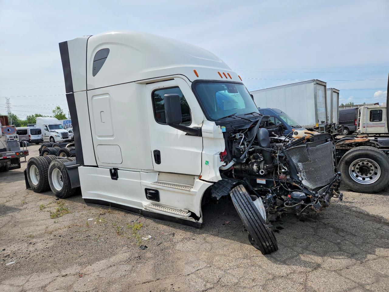 3AKJHHDR0RSUP3717 · 2024 FREIGHTLINER CASCADIA 126 · 4/13