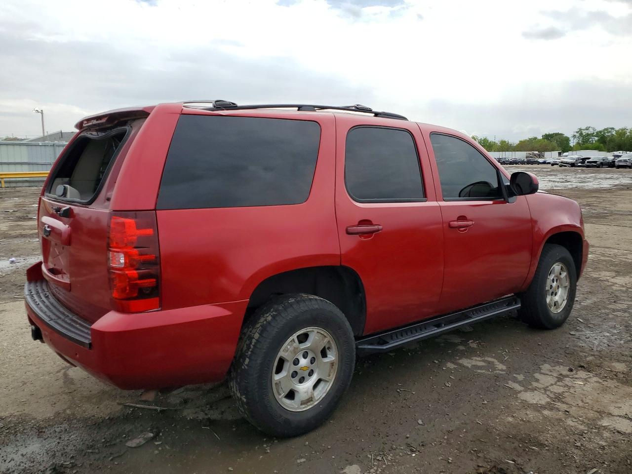 1GNUKBE02AR256175 · 2010 CHEVROLET TAHOE · 3/13