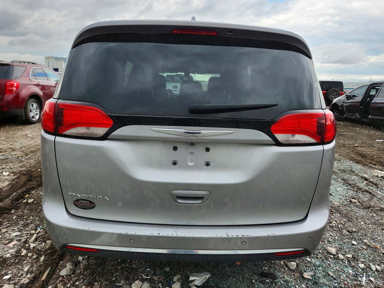 2C4RC1BG8HR540227 · 2017 CHRYSLER PACIFICA · 6/13