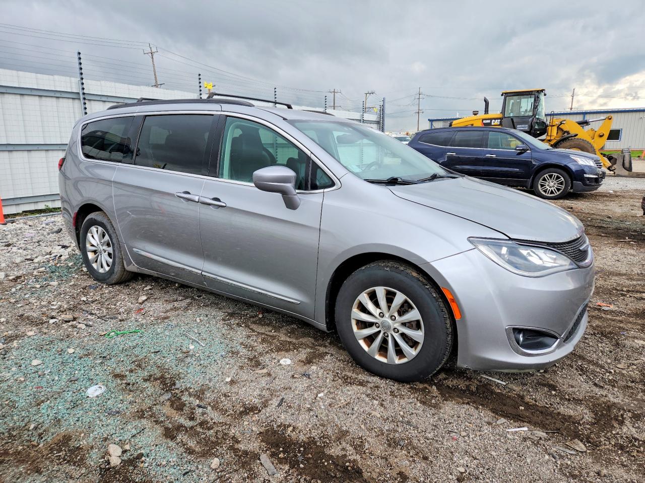 2C4RC1BG8HR540227 · 2017 CHRYSLER PACIFICA · 4/13