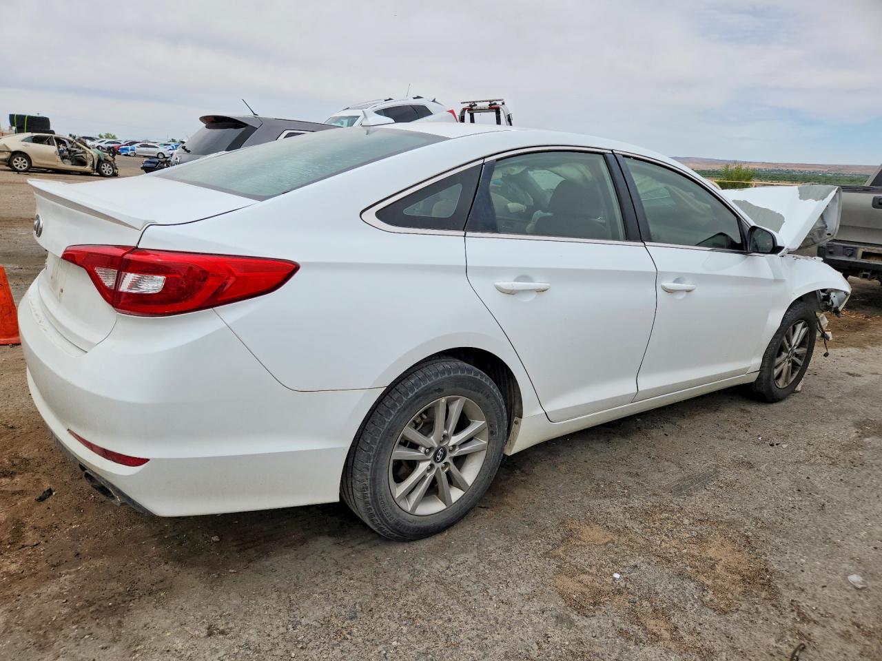 5NPE24AF1HH530678 · 2017 HYUNDAI SONATA · 3/13