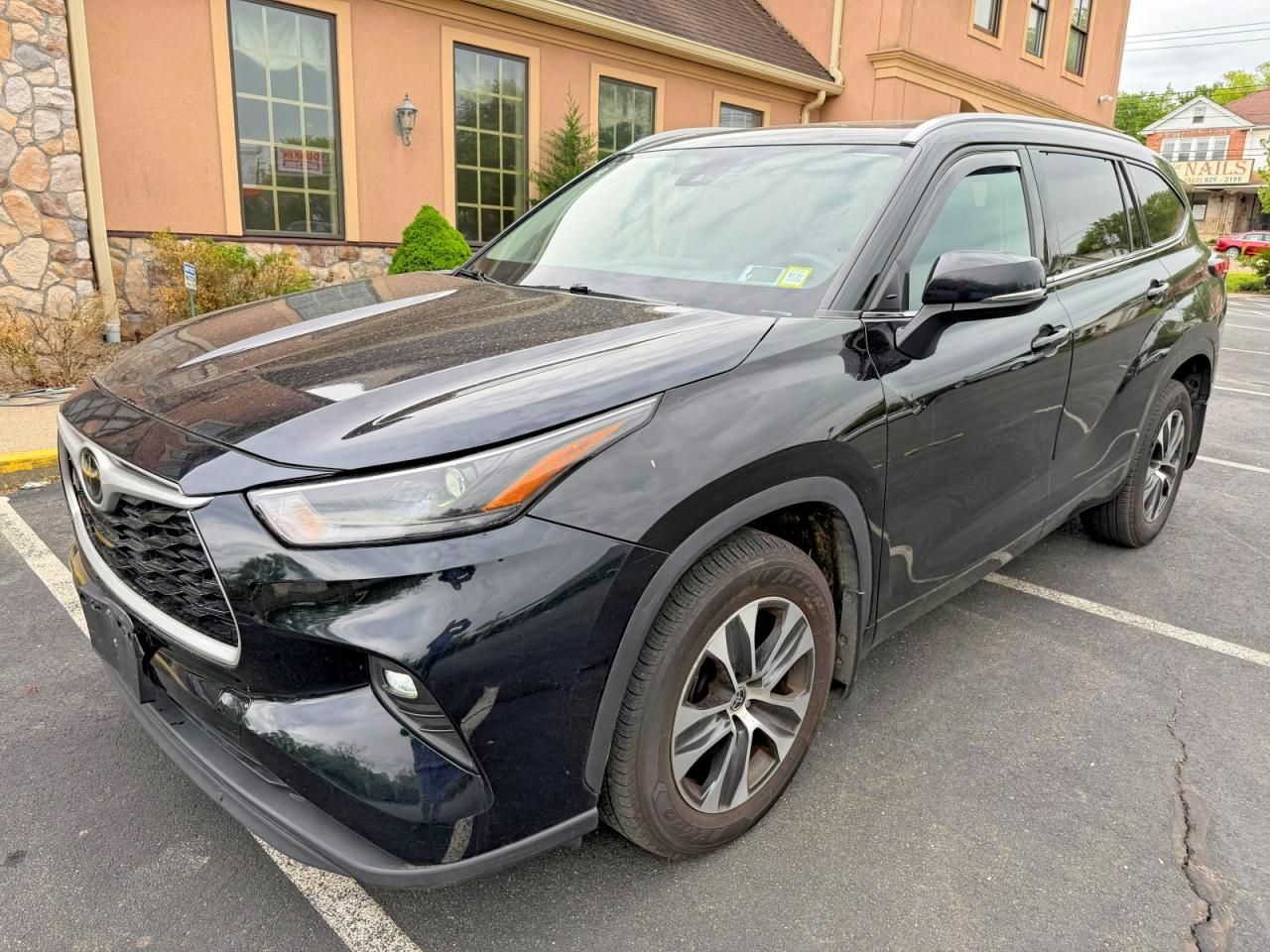 5TDGZRBH5NS591314 · 2022 TOYOTA HIGHLANDER
